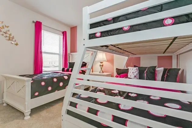 Villa (7036OAKWOOD)
