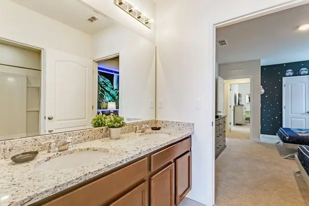 Villa (7036OAKWOOD)