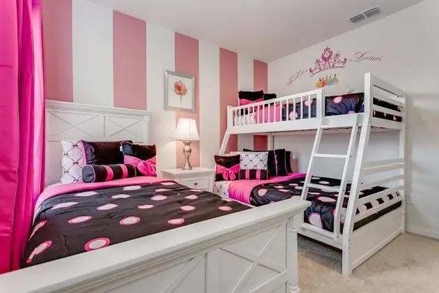 Villa (7036OAKWOOD)