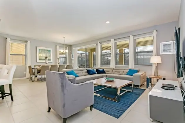 Villa (7036OAKWOOD)