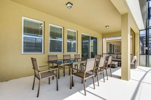 Villa (7036OAKWOOD)