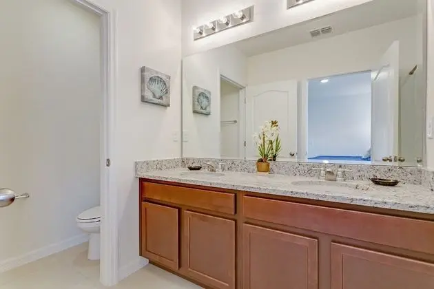 Villa (7036OAKWOOD)