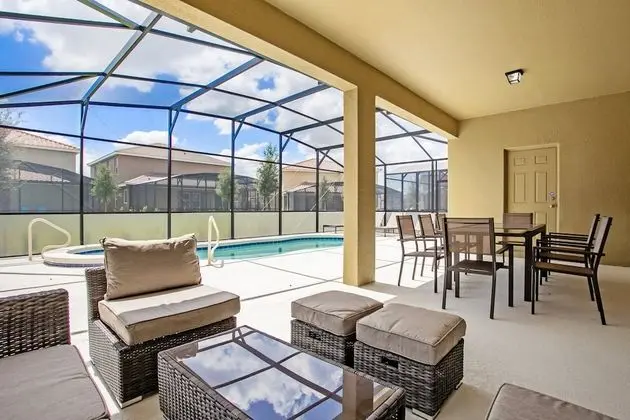 Villa (7036OAKWOOD)