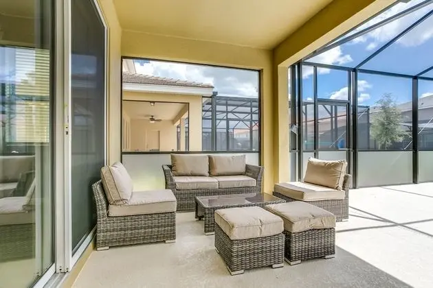 Villa (7036OAKWOOD)