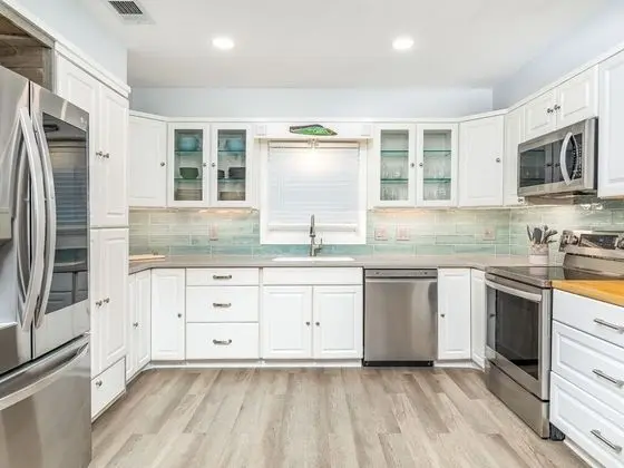 Ev, Birden Çok Yatak, Havuz Kullanımı, Havuz Manzaralı