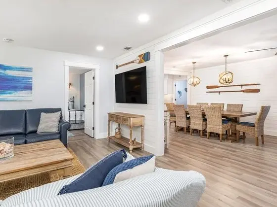 Ev, Birden Çok Yatak, Havuz Kullanımı, Havuz Manzaralı