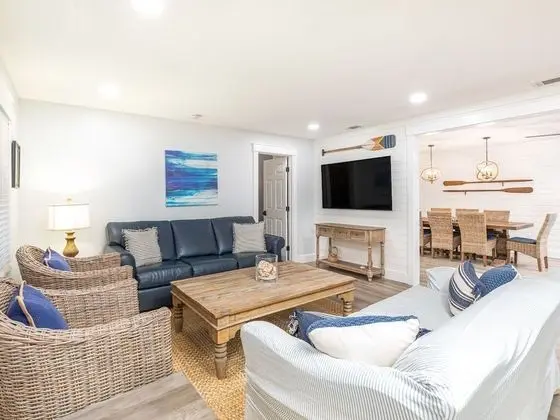 Ev, Birden Çok Yatak, Havuz Kullanımı, Havuz Manzaralı