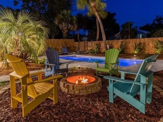 Ev, Birden Çok Yatak, Havuz Kullanımı, Havuz Manzaralı