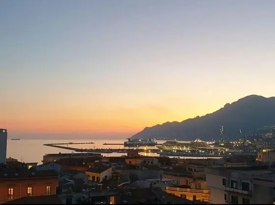 Family Oda, Küçük Mutfak