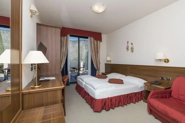 Comfort Tek Büyük Yataklı Oda