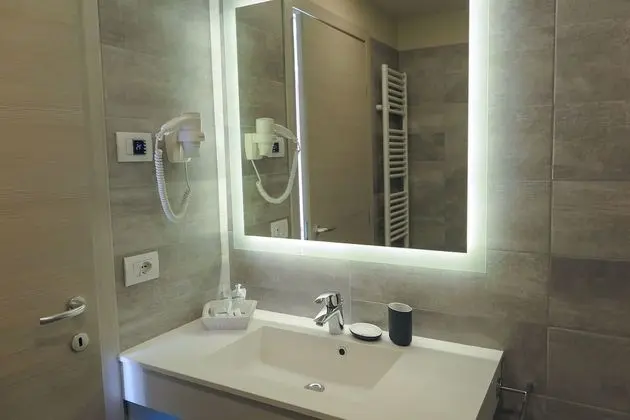 Superior Tek Büyük Yataklı Oda