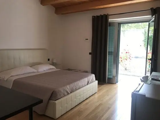 Business Büyük Yataklı Tek Kişilik Oda