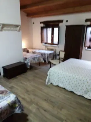 Dört Kişilik Oda, Tepe Manzaralı