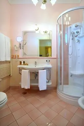 Tek Büyük Yataklı Oda, Balkon