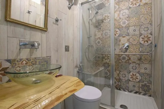 Üç Kişilik Oda