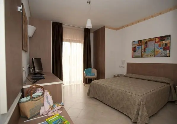 Üç Kişilik Oda