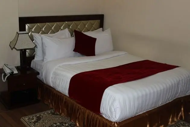 Standard Oda, 1 Büyük (Queen) Boy Yatak, Avlu