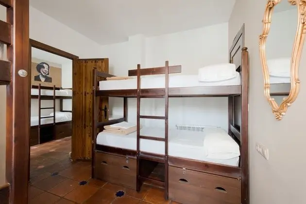 Dormitory 1 Bed in 8 Bed Dorm Mixed Ensuite Room
