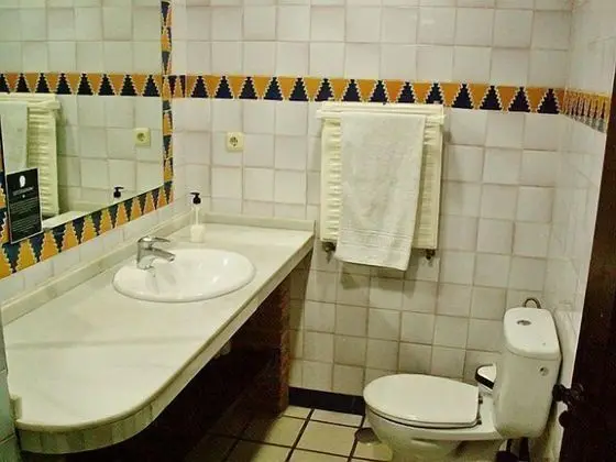 Dormitory 1 Bed in 8 Bed Dorm Mixed Ensuite Room