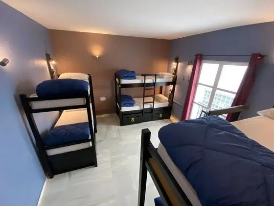 Ortak Ranzalı Oda, Özel Banyo