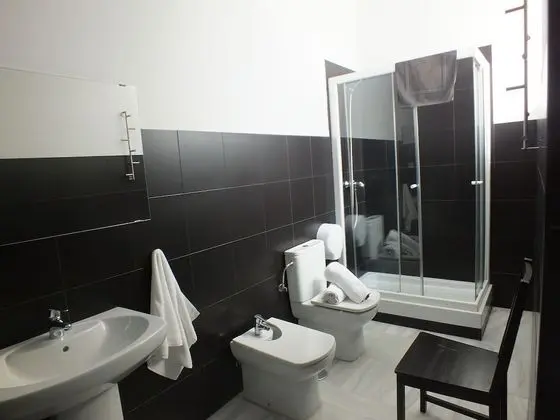 Ortak Ranzalı Oda, Özel Banyo