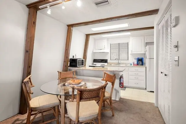 Ev (Oasis Beach House)
