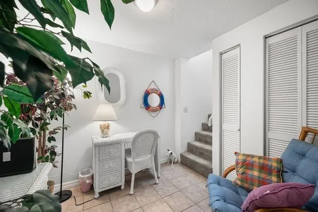 Ev (Oasis Beach House)