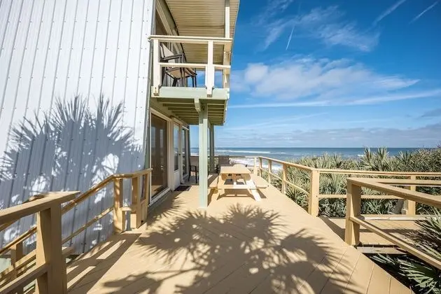 Ev (Oasis Beach House)