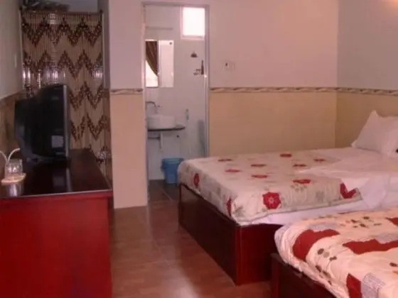 İki Ayrı Yataklı Oda, Havuz Manzaralı