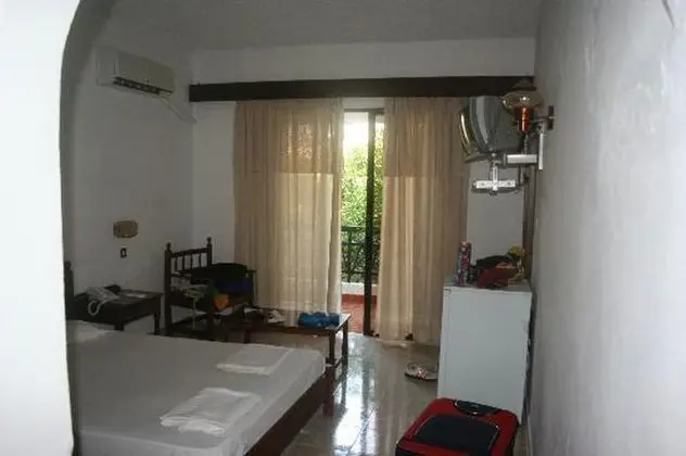 Tek Büyük Yataklı Oda, Balkon, Bahçe Manzaralı