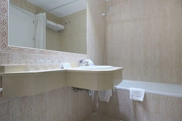 Tek Büyük Yataklı Oda, Balkon