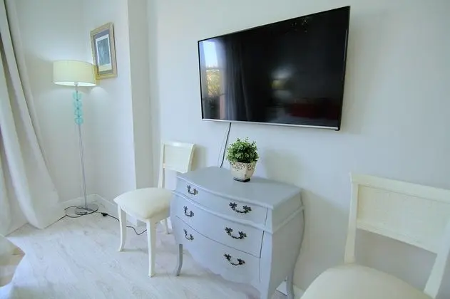 Apart Daire, 2 Yatak Odası, Teras, Havuz Manzaralı