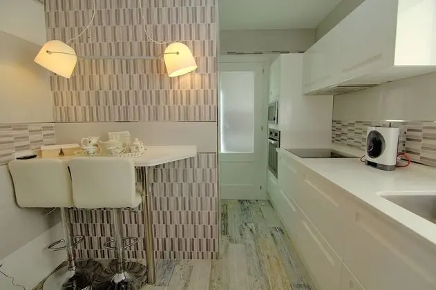 Apart Daire, 2 Yatak Odası, Teras, Havuz Manzaralı