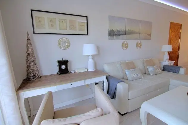 Apart Daire, 2 Yatak Odası, Teras, Havuz Manzaralı