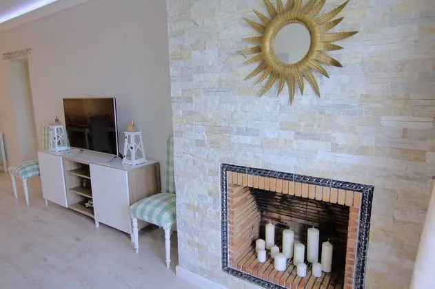 Apart Daire, 2 Yatak Odası, Teras, Havuz Manzaralı