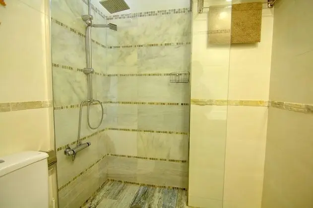 Apart Daire, 2 Yatak Odası, Teras, Havuz Manzaralı