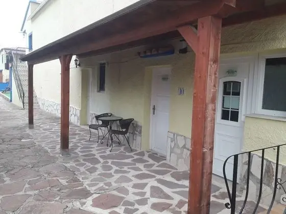 Basic Tek Büyük Yataklı Oda