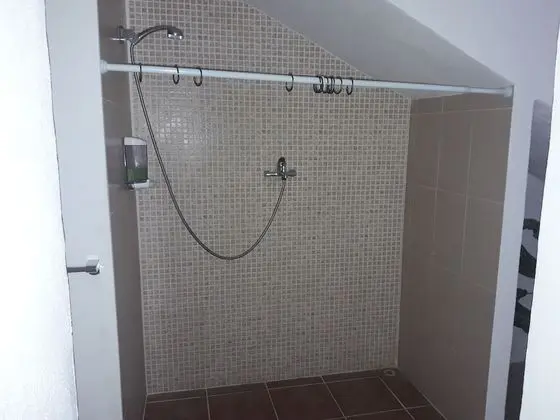Basic Tek Büyük Yataklı Oda