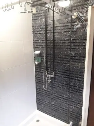 Basic Tek Büyük Yataklı Oda
