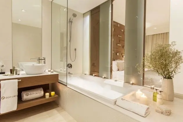 The Oasis Room, Sea View