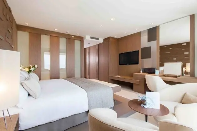 The Oasis Room, Sea View