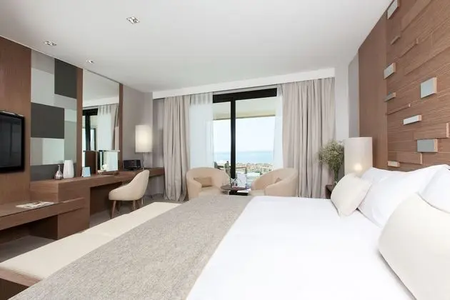 The Oasis Room, Sea View