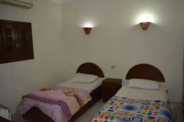 Tek Büyük Yataklı Oda, Ortak Banyo