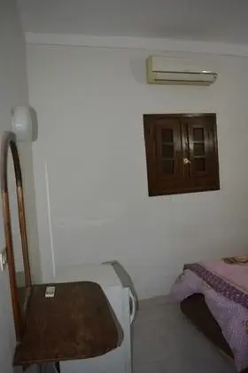 Tek Büyük Yataklı Oda, Ortak Banyo