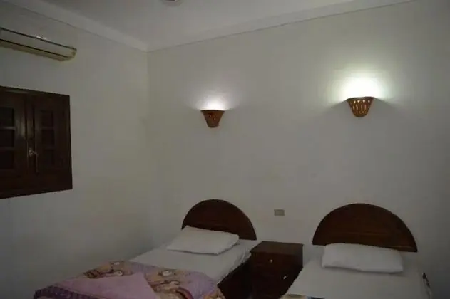 Tek Büyük Yataklı Oda, Ortak Banyo
