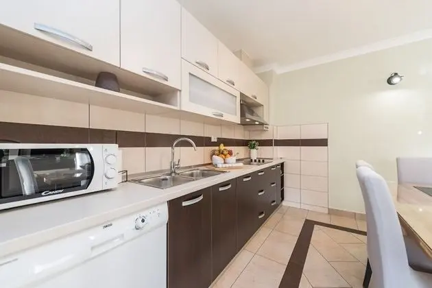 Ev (Oasis Village Villa - heated pool - H)