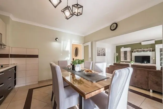 Ev (Oasis Village Villa - heated pool - H)