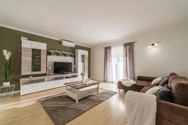 Ev (Oasis Village Villa - heated pool - H)