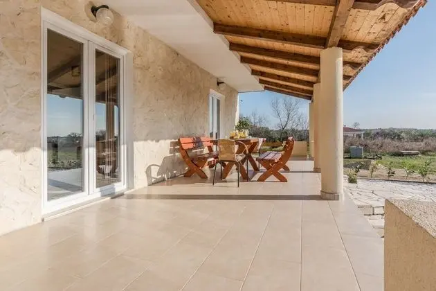 Ev (Oasis Village Villa - heated pool - H)