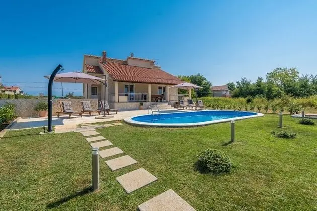 Ev (Oasis Village Villa - heated pool - H)